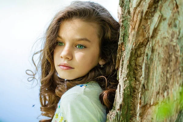 Portrait of a beautiful young little girl — Stock Photo, Image