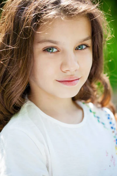 Portrait of a beautiful young little girl — Stock Photo, Image