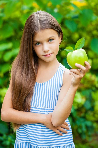 Picture of beautiful girl with green apple — Stock Photo, Image