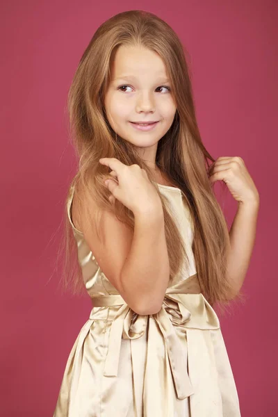 Όμορφη ξανθιά κοριτσάκι — Φωτογραφία Αρχείου