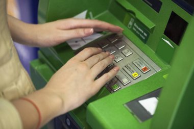 Kadın kolları, Atm