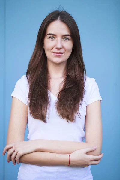 Retrato de una hermosa joven —  Fotos de Stock