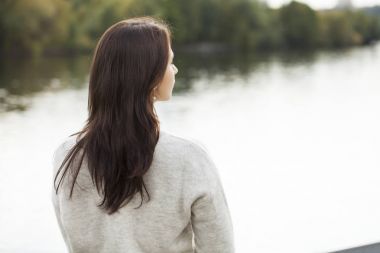 Esmer, saç güzellik modeli