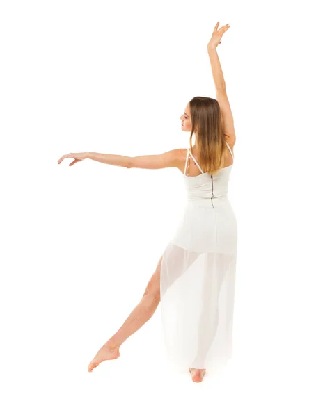 Retrato em comprimento total, jovem mulher esbelta em vestido branco — Fotografia de Stock