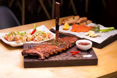 Barbekü soslu ızgara domuz kaburga closeup