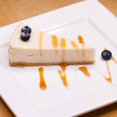 bir plaka üzerinde Cheesecake
