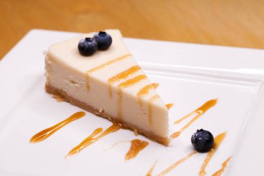 bir plaka üzerinde Cheesecake