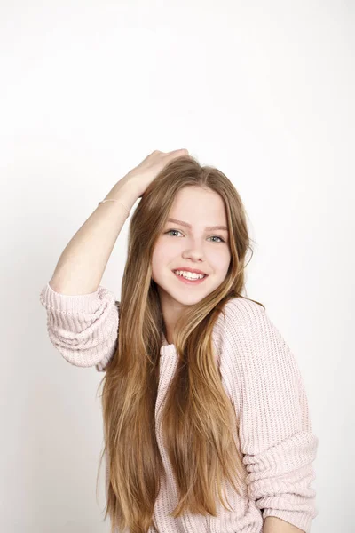 Close up retrato de muito jovem estudante com escuro loira ha — Fotografia de Stock