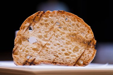 Ekmek ızgara yığın kapatmak