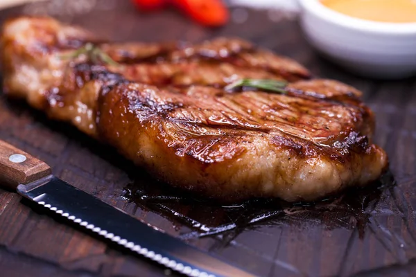 레스토랑 요리-쇠고기 스테이크 — 스톡 사진