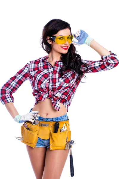 Sexy Brünette Mechanikerin mit gelber Schutzbrille — Stockfoto