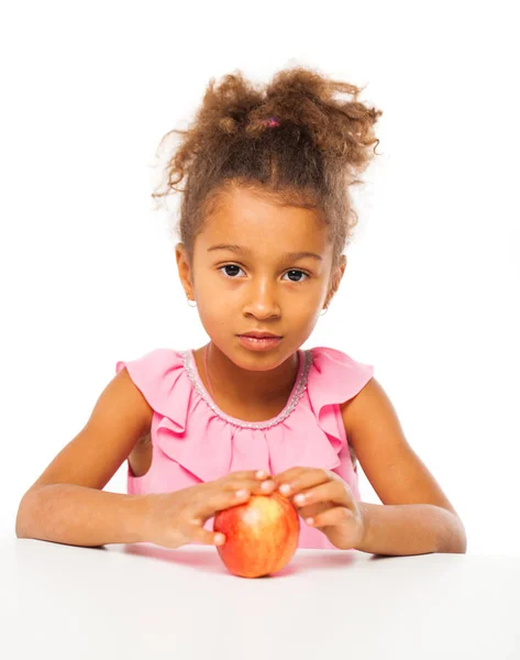Portrét hezká holčička s červené jablko — Stock fotografie