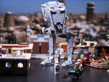 Rusya, 12 Nisan 2018. Oluşturucu Lego Star Wars. At-St Walker