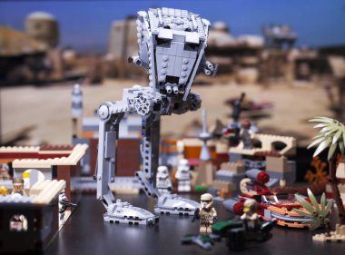 Rusya, 12 Nisan 2018. Oluşturucu Lego Star Wars. At-St Walker