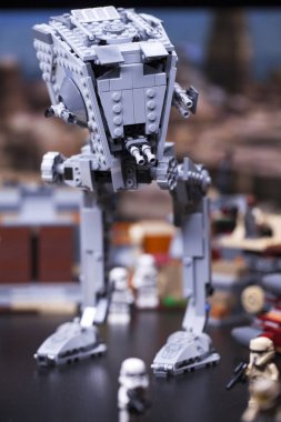 Rusya, 12 Nisan 2018. Oluşturucu Lego Star Wars. At-St Walker