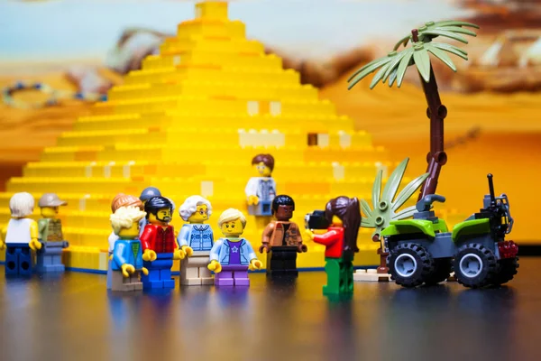 Rusya, 12 Nisan 2018. Oluşturucu Lego Classic - Minifigurki l