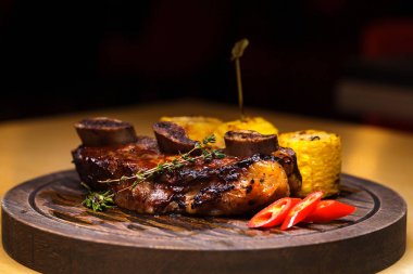 Kızarmış kaburga mermer sığır eti servis, portre