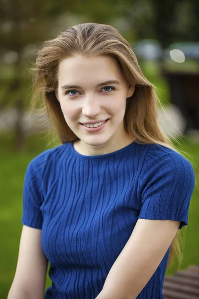 Portrait close up of young beautiful blonde woman — Stock Photo, Image