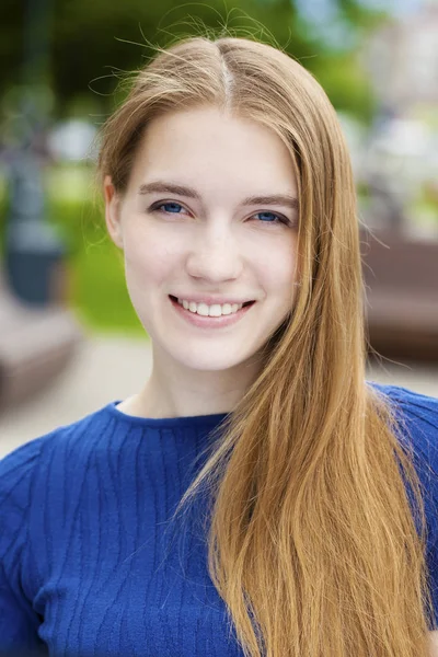 Portrait close up of young beautiful blonde woman — Stock Photo, Image