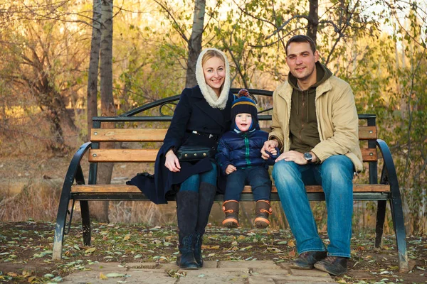 Begreppet vänlig familj. — Stockfoto