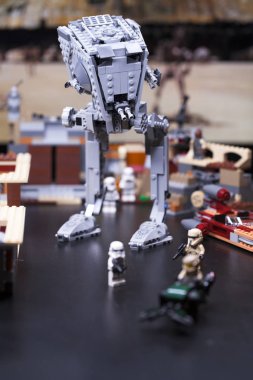 Rusya, 12 Nisan 2018. Oluşturucu Lego Star Wars. At-St Walker