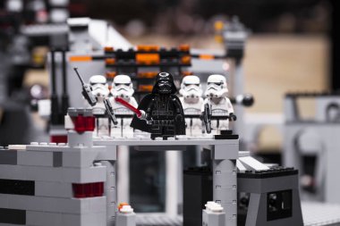 Rusya, 12 Nisan 2018. Oluşturucu Lego Star Wars. Darth Vader 