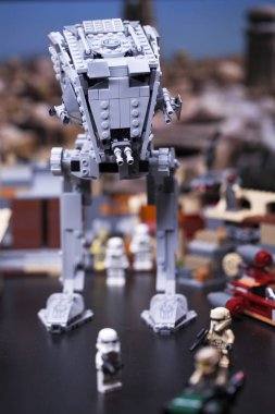 Rusya, 12 Nisan 2018. Oluşturucu Lego Star Wars. At-St Walker