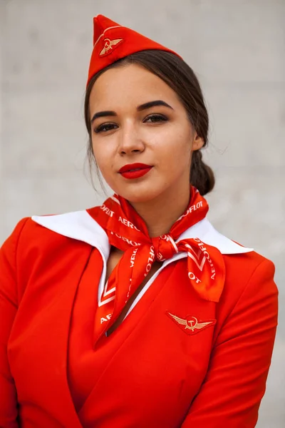 RUSSIA, SAMARA: 08 AUGUST 2019. Sexy stewardess dressed in offic — Stockfoto