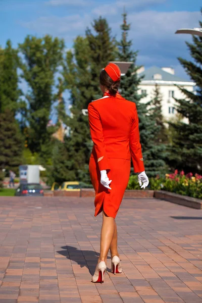 RUSSIA, SAMARA: 08 AUGUST 2019. Sexy stewardess dressed in offic — ストック写真