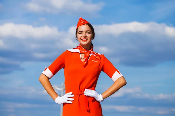 RUSSIA, SAMARA: 08 AUGUST 2019. Sexy stewardess dressed in offic — Zdjęcie stockowe