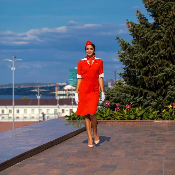 RUSSIA, SAMARA: 08 AUGUST 2019. Sexy stewardess dressed in offic — ストック写真