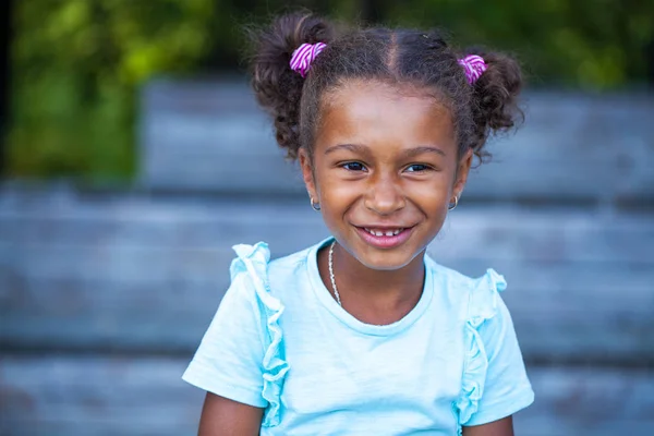 Portrait of a beautiful little girl — Stock Photo, Image