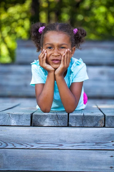 Portrait of a beautiful little girl — Stock Photo, Image