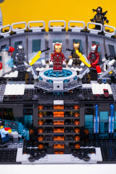 RÚSSIA, SAMARA, 18 DE DEZEMBRO DE 2019. Construtor Lego Super Heróis — Fotografia de Stock