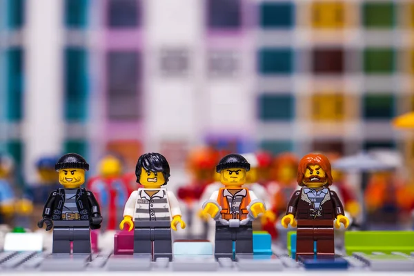 RÚSSIA, SAMARA, 18 DE DEZEMBRO DE 2019. Construtor Lego Cidade bandidos — Fotografia de Stock