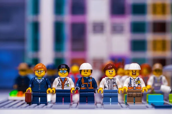 RÚSSIA, SAMARA, 18 DE DEZEMBRO DE 2019. Construtor Lego Cidade grande t — Fotografia de Stock