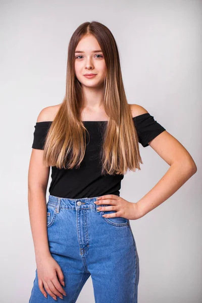 Retrato de close-up de uma jovem mulher bonita — Fotografia de Stock