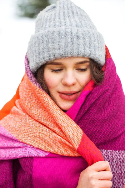 Fashion young woman in the winter time — Stock Photo, Image