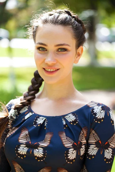 Portrait close up of young beautiful brunette woman — Stock Photo, Image