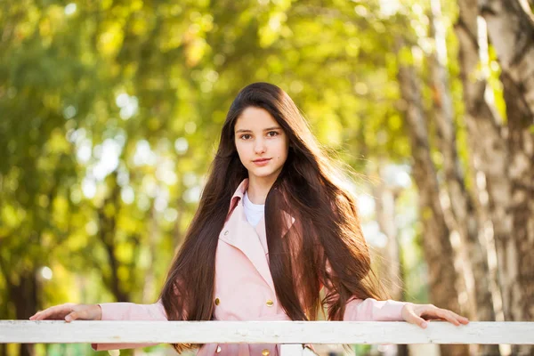 Portrait Young Beautiful Brunette Girl Pink Coat Background Autumn Park — Stock Photo, Image