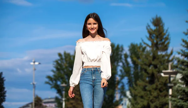 Portrait Young Beautiful Brunette Woman Jeans White Blouse Walking Summer — Stock Photo, Image