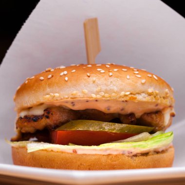 Restoran çanak - sığır hamburger, koyu ondoor