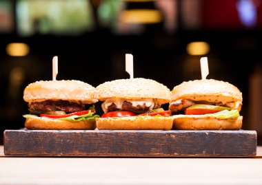 Restoran çanak - sığır hamburger, koyu ondoor