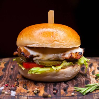 Restoran çanak - sığır hamburger, koyu ondoor