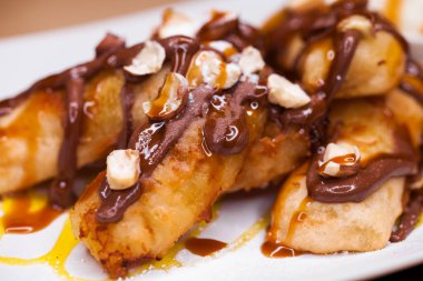 Dondurma ile Restoran çanak muz tatlı