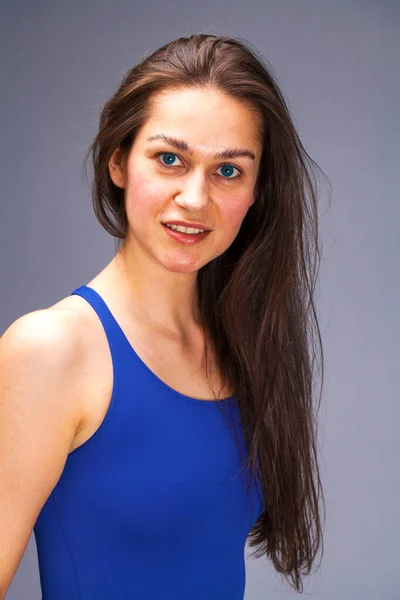 Close Portrait Beautiful Young Brunette Girl Blue Solid Swimsuit Gray — Stock Photo, Image