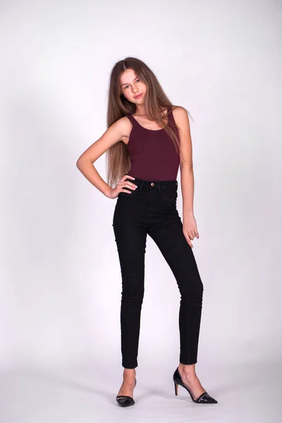 Retrato Corpo Inteiro Uma Jovem Modelo Loira Bonita Jeans Preto — Fotografia de Stock