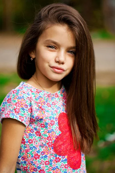 Close Portrait Beautiful Nine Year Old Little Girl Autumn Park — Stock Photo, Image