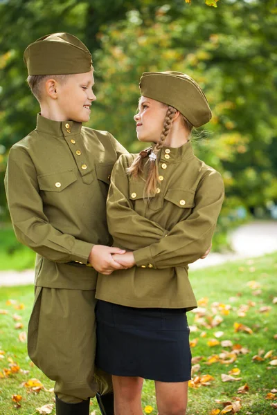 Duas Crianças Uniformes Militares Grande Guerra Patriótica — Fotografia de Stock