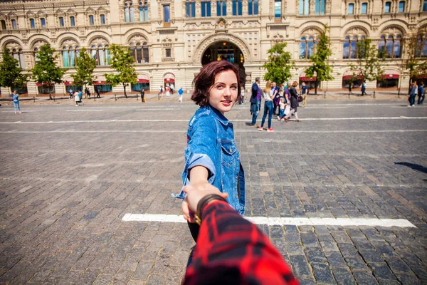 Follow Young Happy Woman Pulls Guys Hand Red Square Russian — Stock Photo, Image